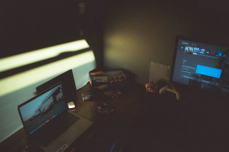 Ghost Towns With High Scores: What Happens to Loop Game Communities After Everyone Leaves