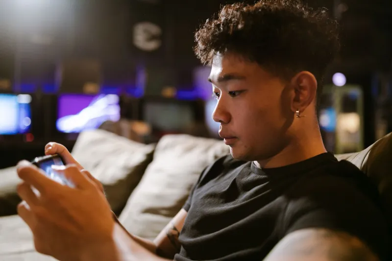 Why Taking a Loop Game Break at Lunch Might Be the Smartest Work Move You Make All Day